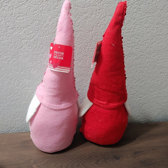 Valentine's Gnomes set of 2 - Picture 3 of 3
